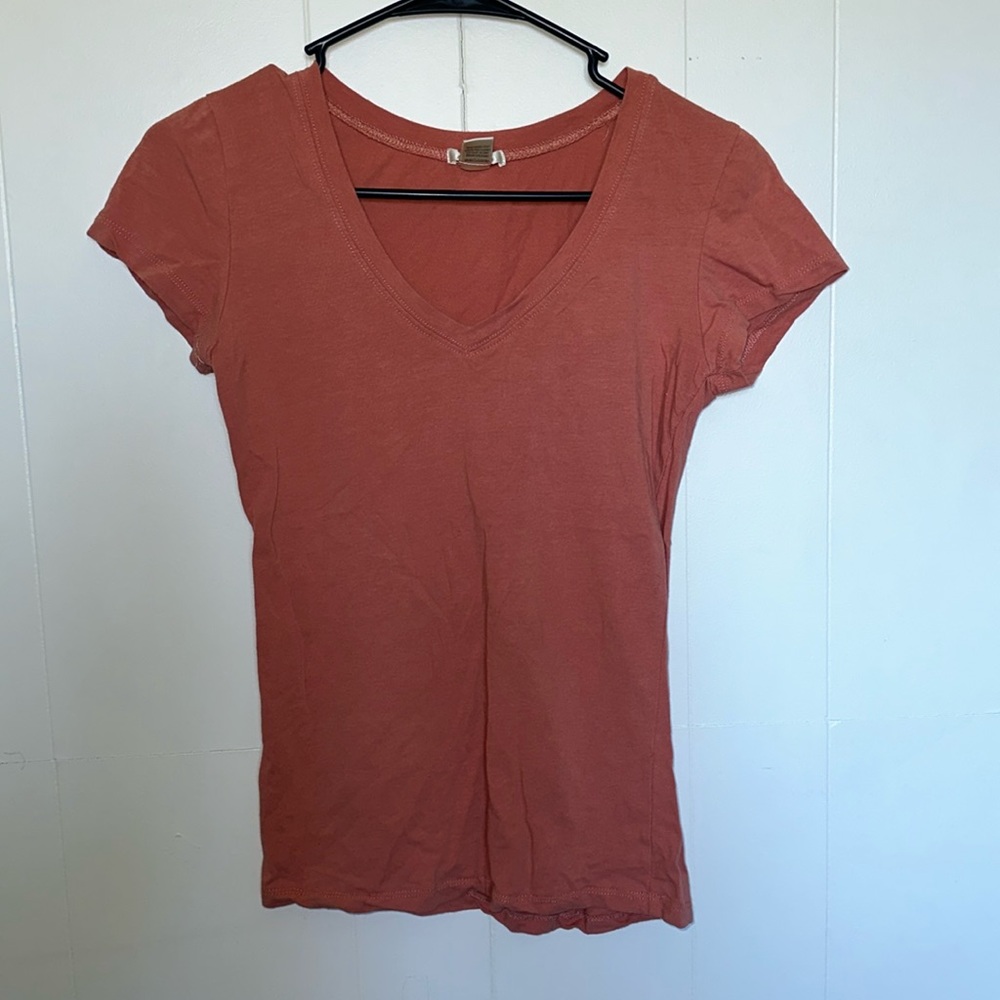 Used V-neck short sleeve shirt